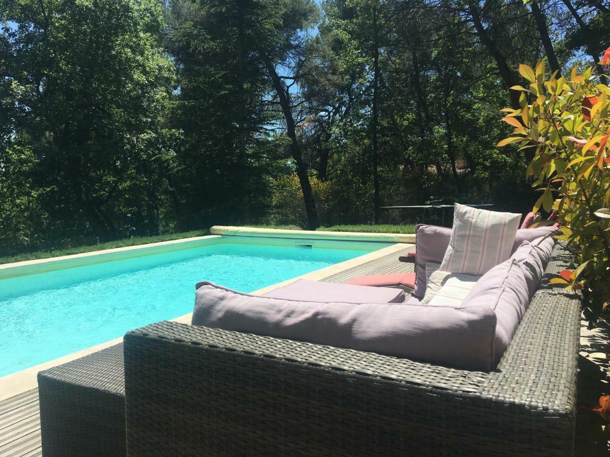 Villa De Carbonelle Pierrevert 外观 照片