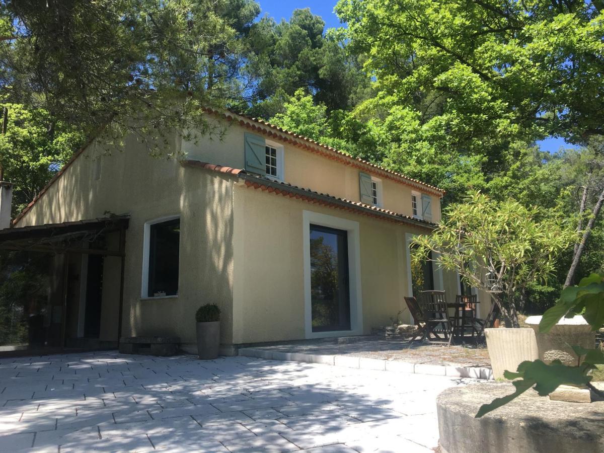 Villa De Carbonelle Pierrevert 外观 照片